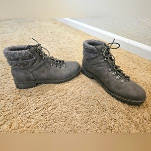 JustFab women's size 9 boots